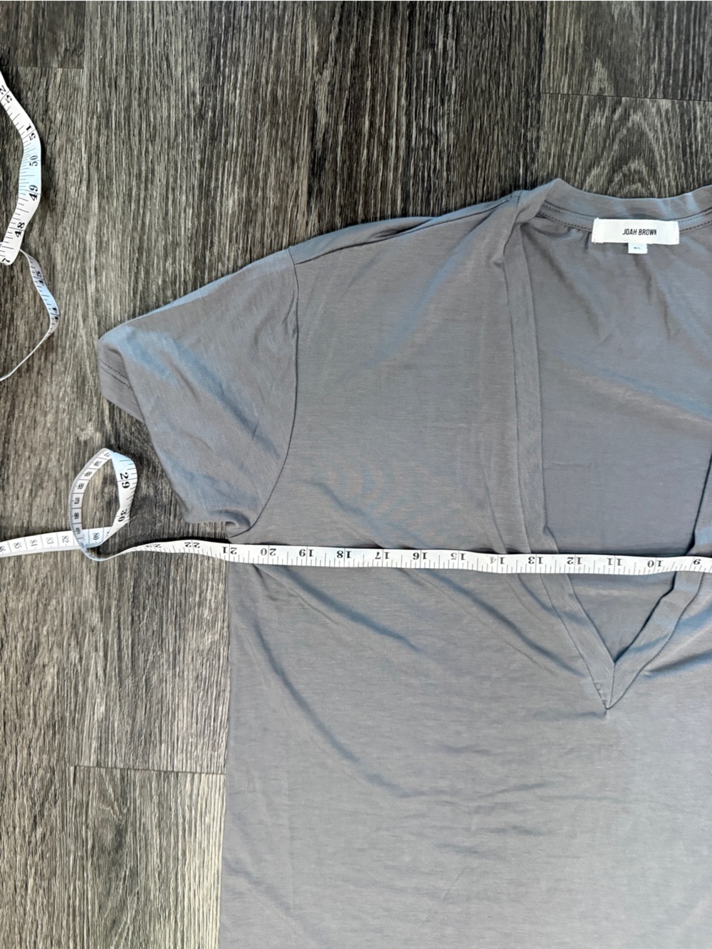 JOAH BROWN PLUNGE V-NECK TEE WHITE M/L - Picture 10 of 11